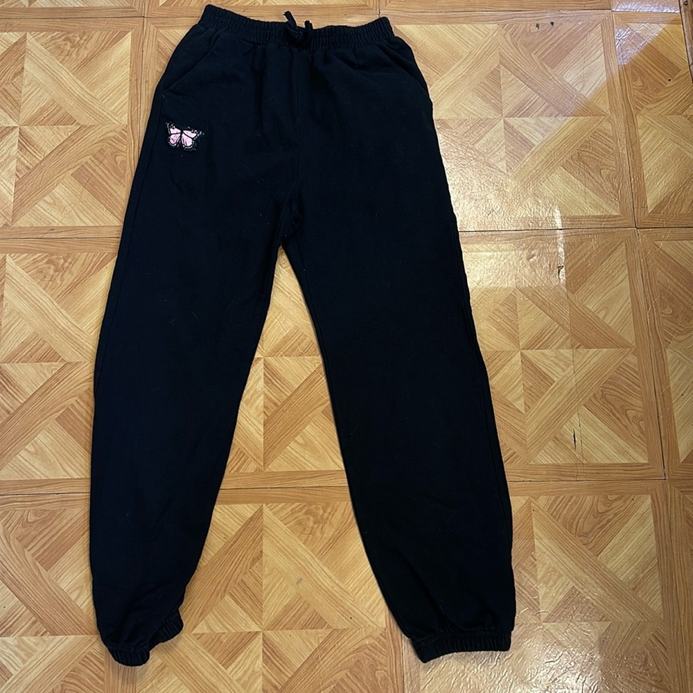These are SHEIN kids sweat pants! They are size 140 (SHEIN size) US 10!